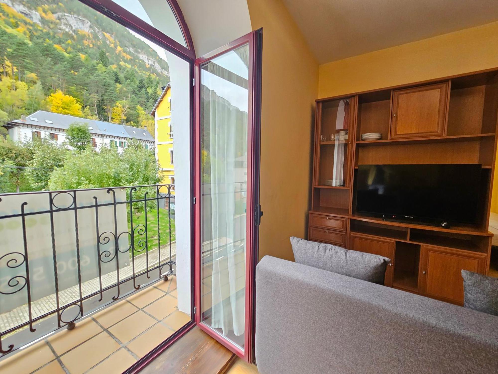 Apartamentos Canfranc 3000 מראה חיצוני תמונה